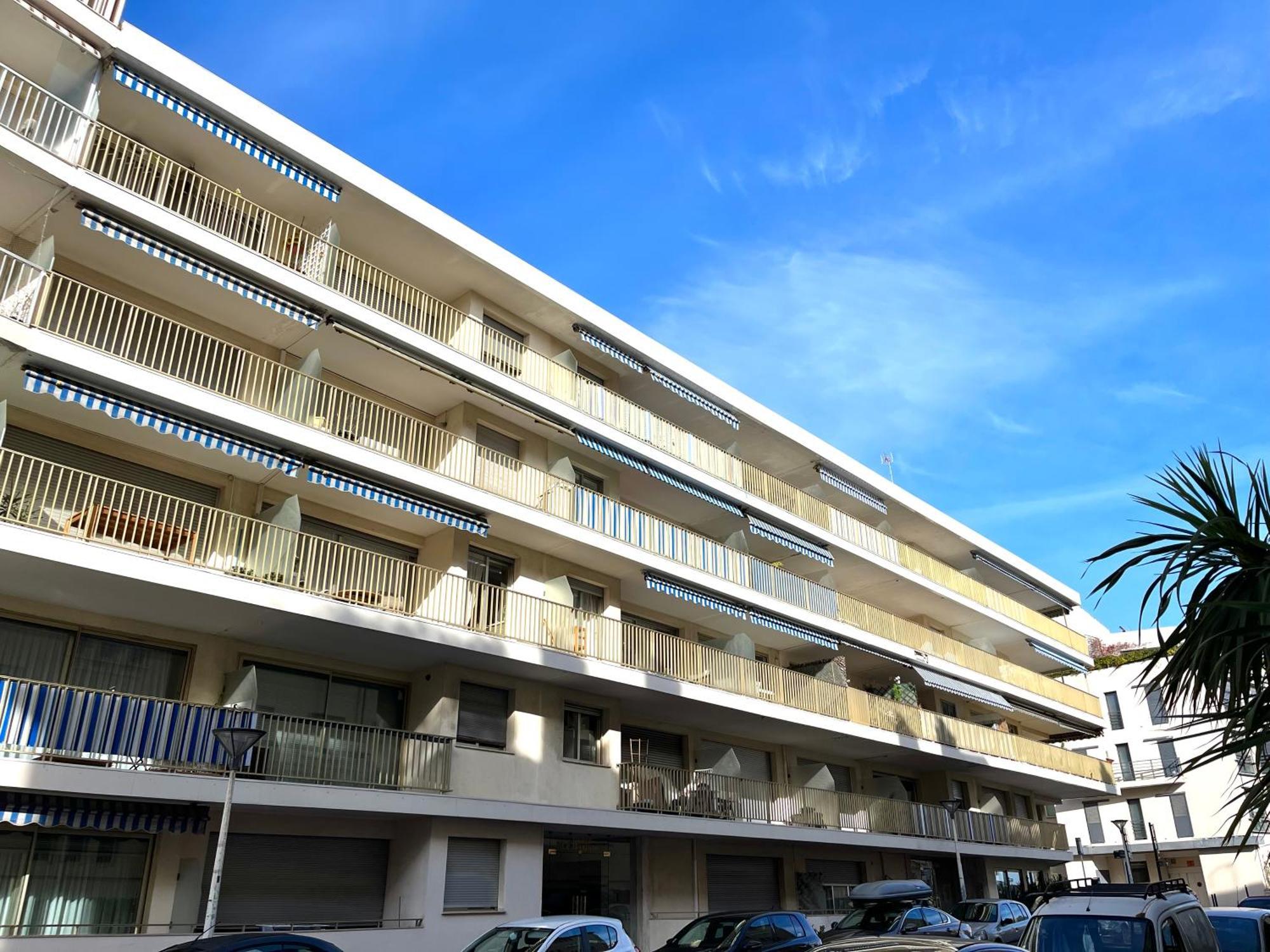 Antibes Carre D'Or Bastion Albert 1Er Vue Mer Exterior photo